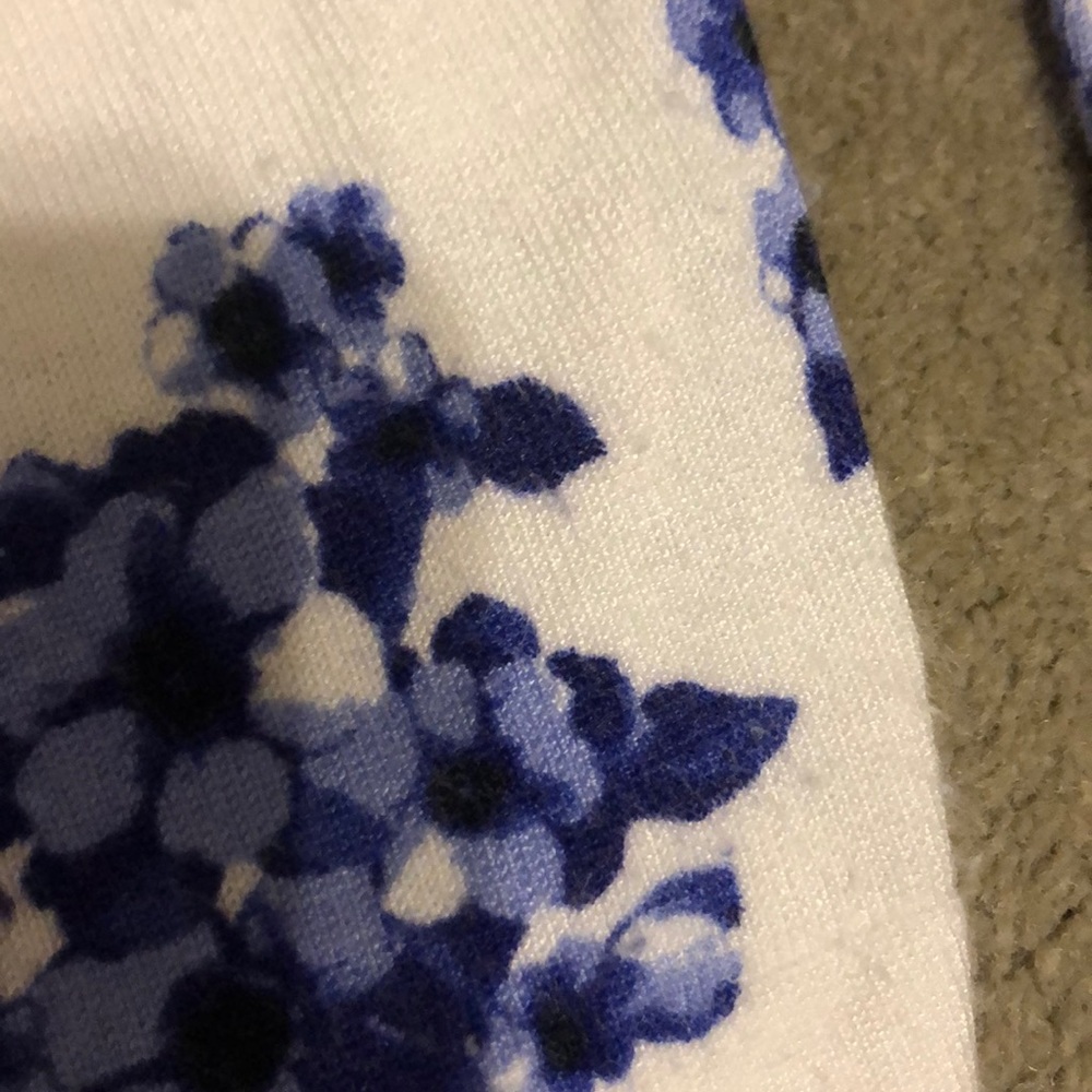 Beautiful so soft blue and white floral sweater - Picture 2 of 6